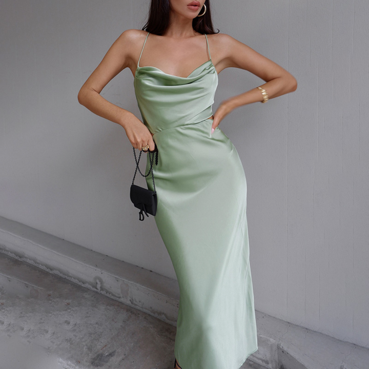 Vera - Rygløs, elegant maxikjole til kvinder
