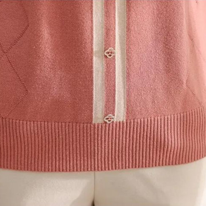 Malina - Elegante sweater med blomsterknap til kvinder