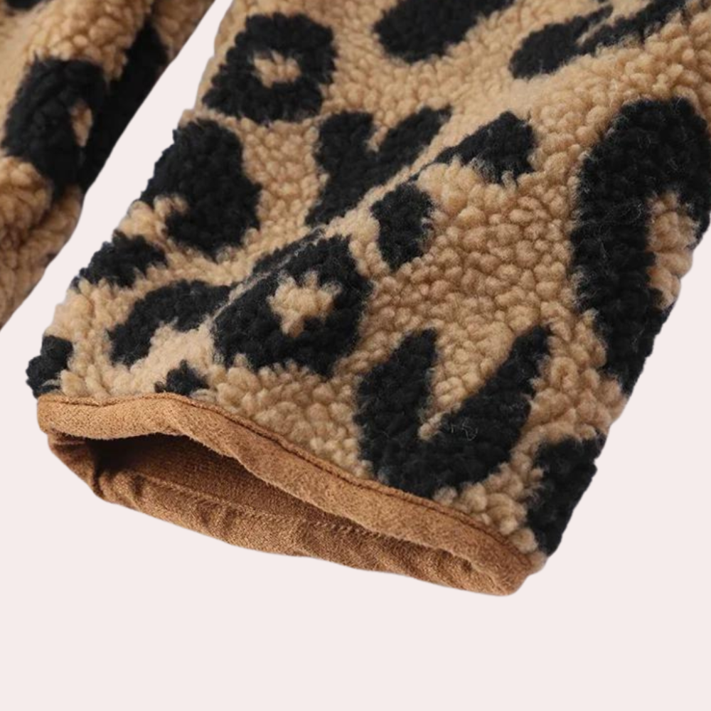 Seraphima - Sofistikeret leopardmønstret frakke til kvinder